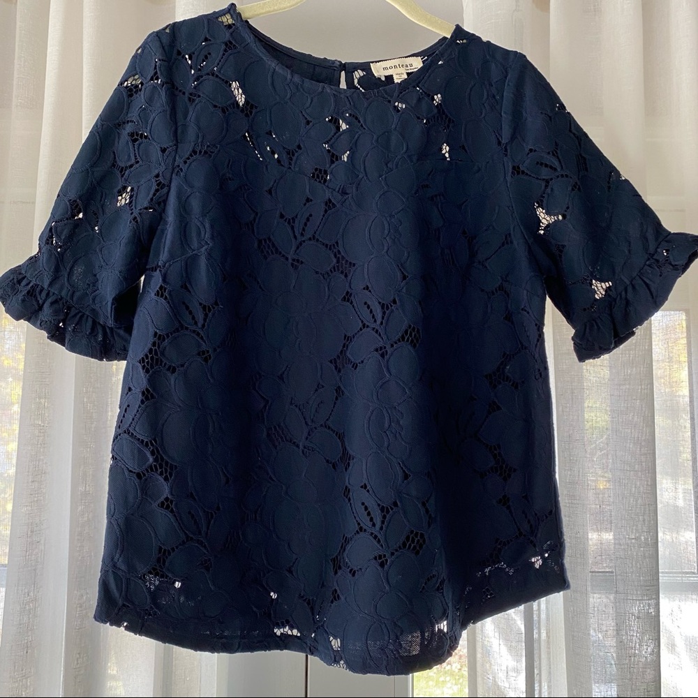 Monteau top navy lace ruffled sleeves size medium